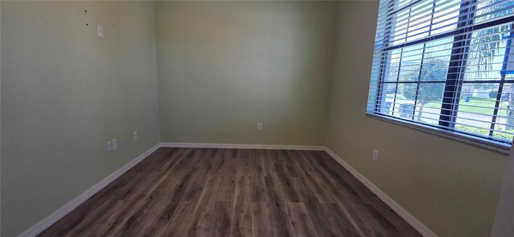 En Venta: $390,500 (4 camas, 3 baños, 2358 Pies cuadrados)