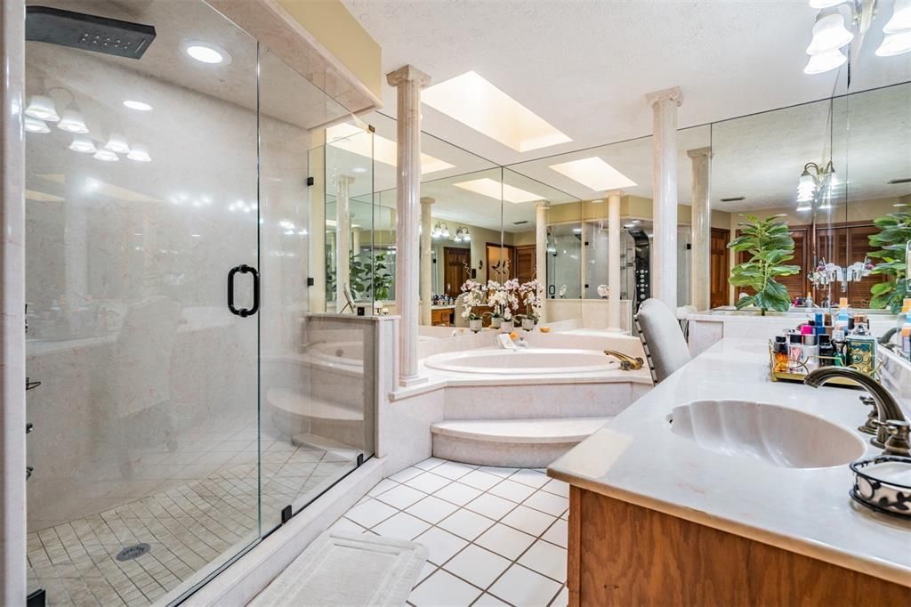 En Venta: $850,000 (4 camas, 3 baños, 2687 Pies cuadrados)