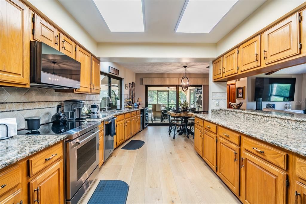En Venta: $850,000 (4 camas, 3 baños, 2687 Pies cuadrados)