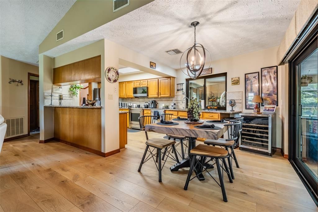 En Venta: $850,000 (4 camas, 3 baños, 2687 Pies cuadrados)