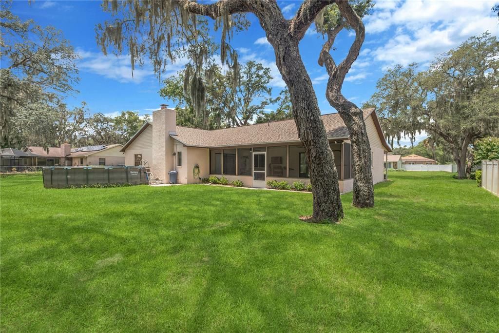 Activo con contrato: $375,000 (3 camas, 2 baños, 1674 Pies cuadrados)