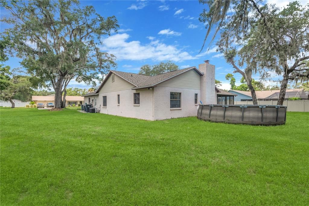 Activo con contrato: $375,000 (3 camas, 2 baños, 1674 Pies cuadrados)