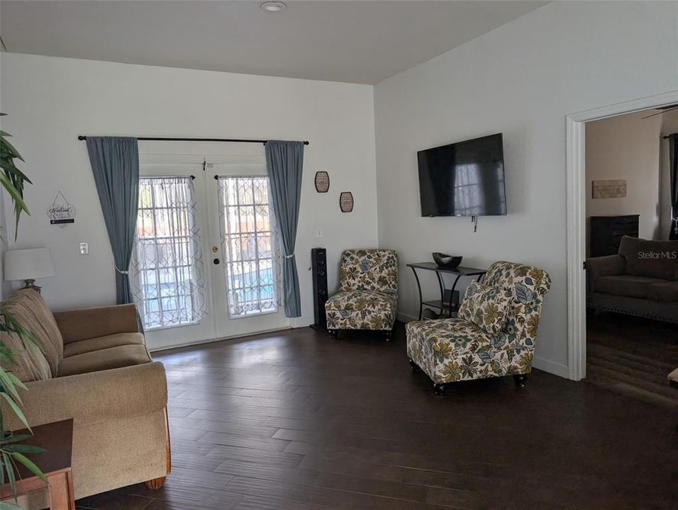 For Rent: $3,800 (4 beds, 2 baths, 2740 Square Feet)