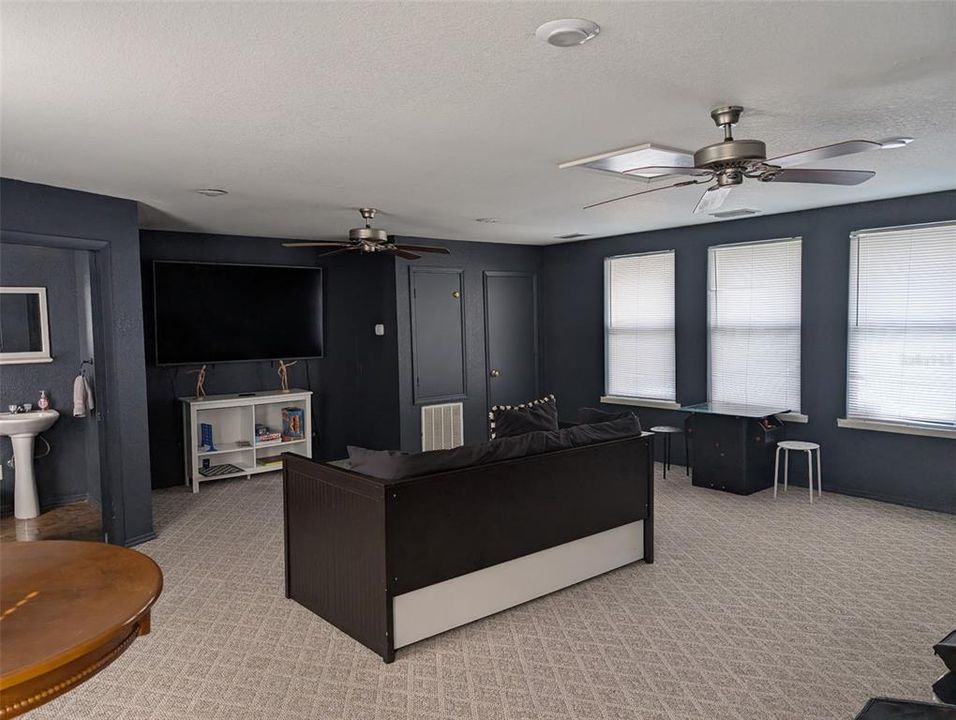 For Rent: $3,800 (4 beds, 2 baths, 2740 Square Feet)