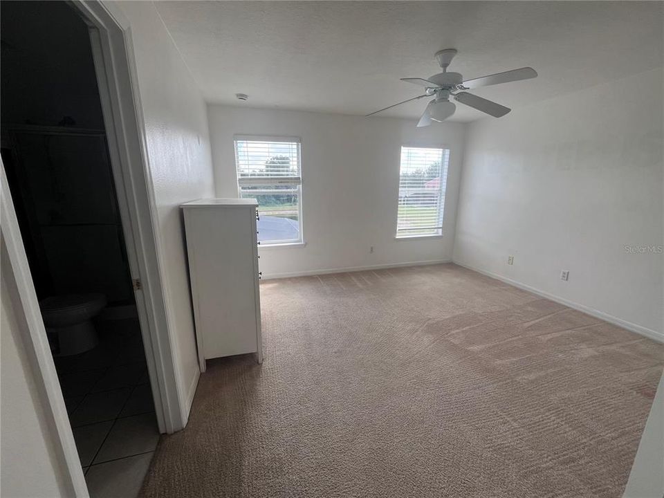 В аренду: $2,400 (4 спален, 3 ванн, 1768 Квадратных фут)