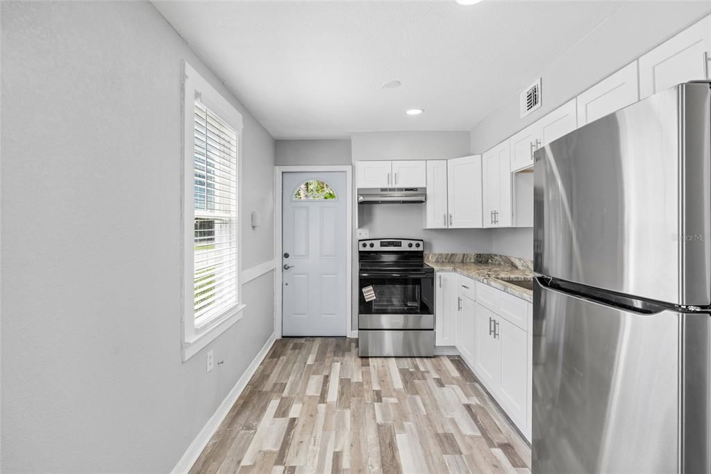 En Venta: $569,000 (4 camas, 2 baños, 1204 Pies cuadrados)