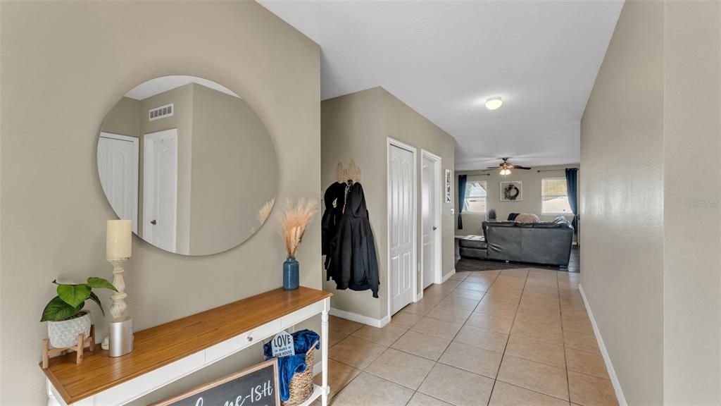 En Venta: $295,000 (4 camas, 2 baños, 1802 Pies cuadrados)