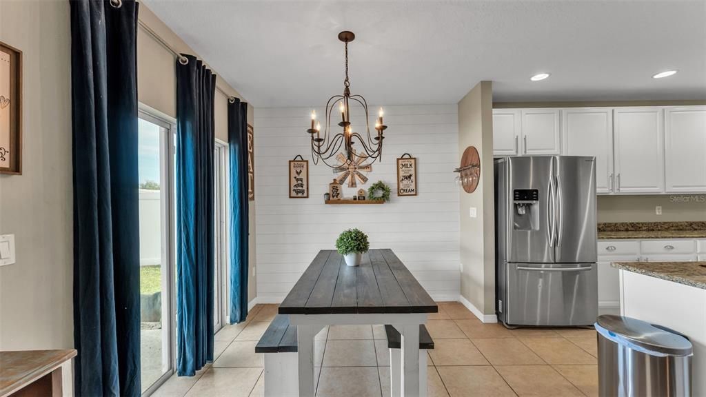 En Venta: $295,000 (4 camas, 2 baños, 1802 Pies cuadrados)