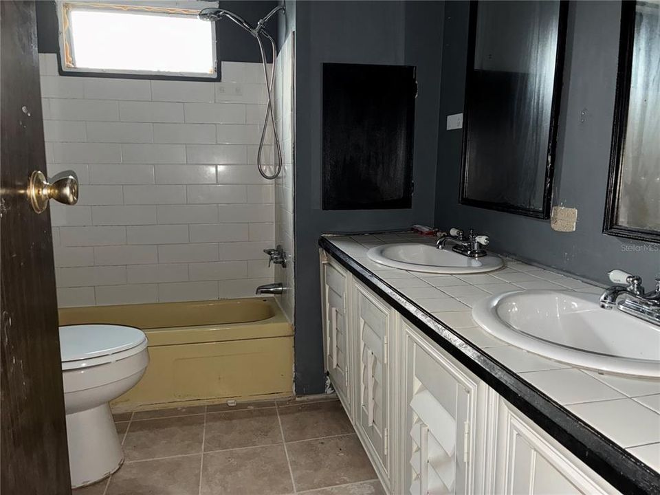 В аренду: $1,100 (2 спален, 2 ванн, 744 Квадратных фут)