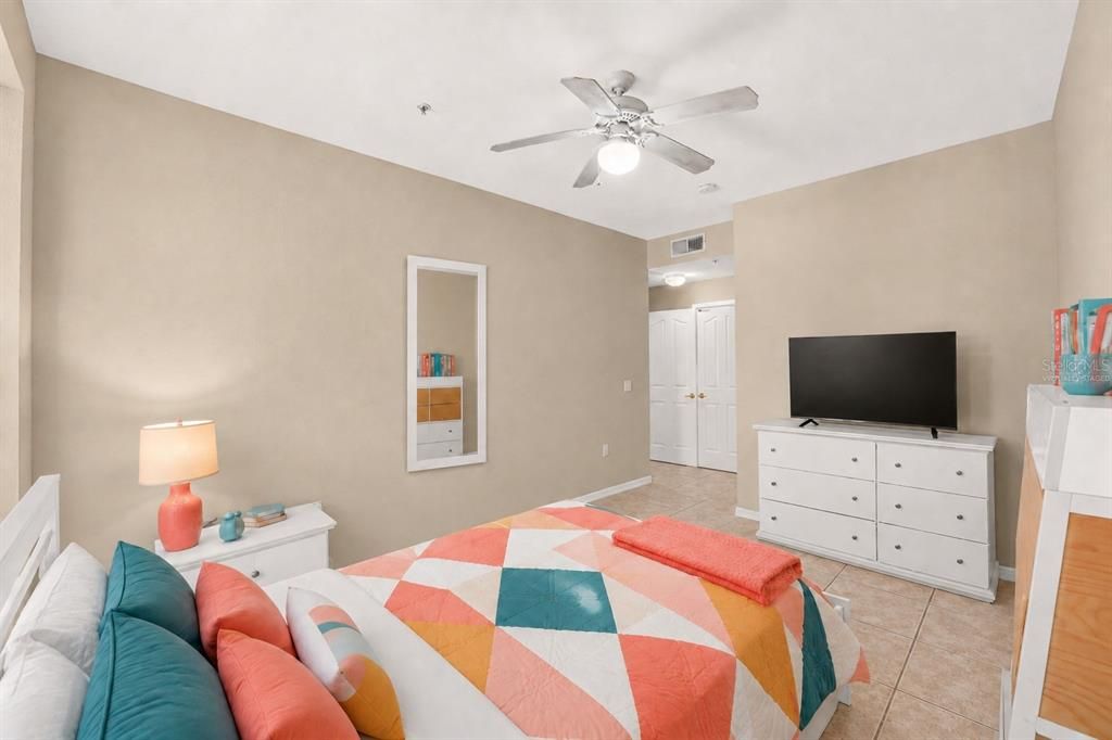For Sale: $210,000 (3 beds, 3 baths, 1463 Square Feet)