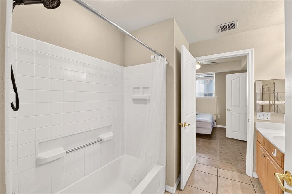 For Sale: $210,000 (3 beds, 3 baths, 1463 Square Feet)