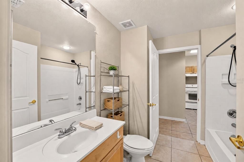 For Sale: $210,000 (3 beds, 3 baths, 1463 Square Feet)