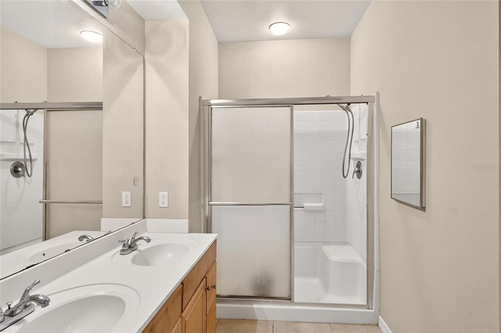 For Sale: $210,000 (3 beds, 3 baths, 1463 Square Feet)