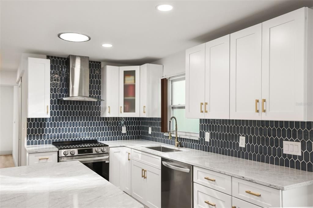 En Venta: $849,000 (4 camas, 2 baños, 2085 Pies cuadrados)