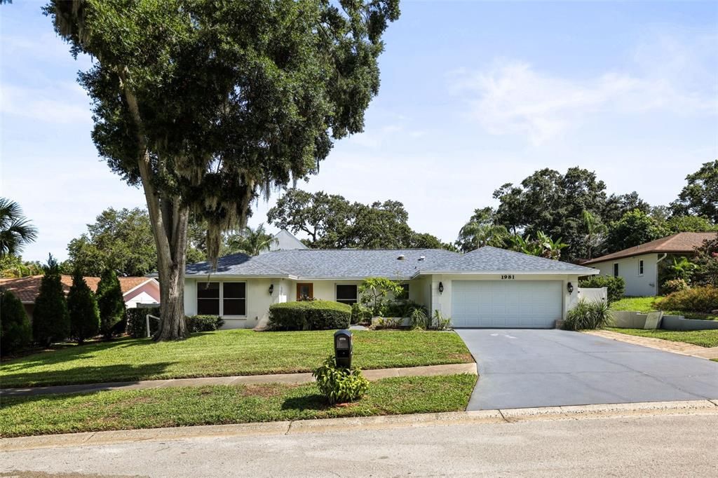 En Venta: $849,000 (4 camas, 2 baños, 2085 Pies cuadrados)