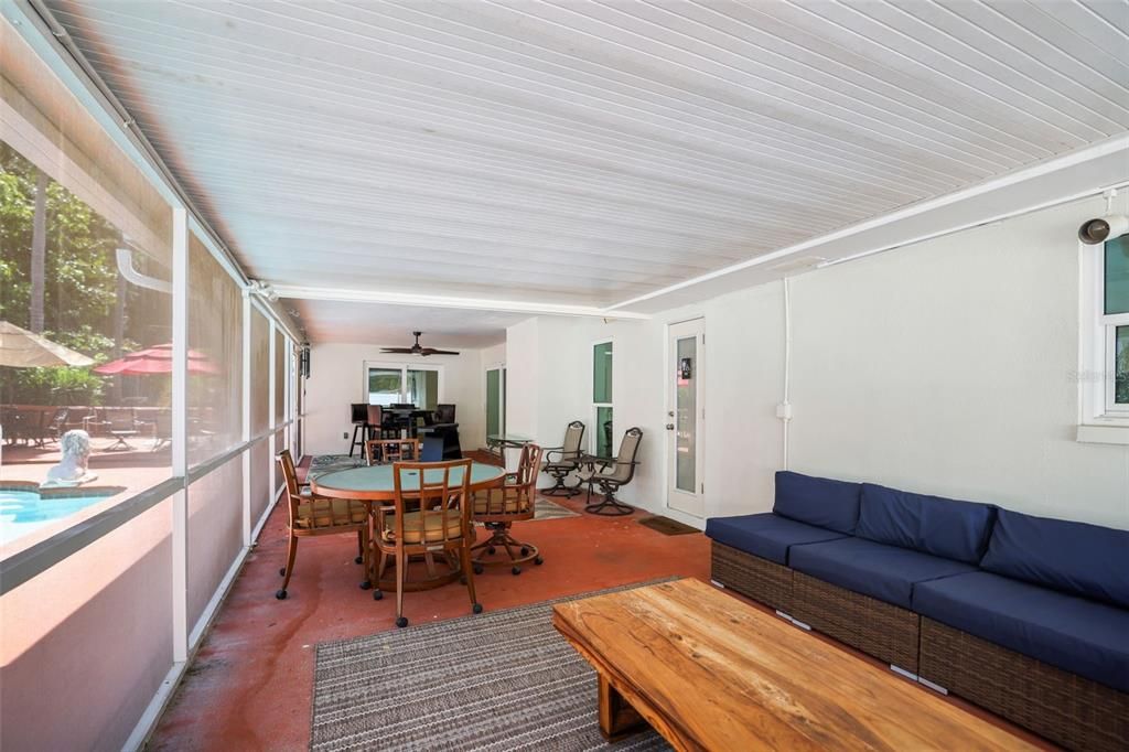 En Venta: $849,000 (4 camas, 2 baños, 2085 Pies cuadrados)