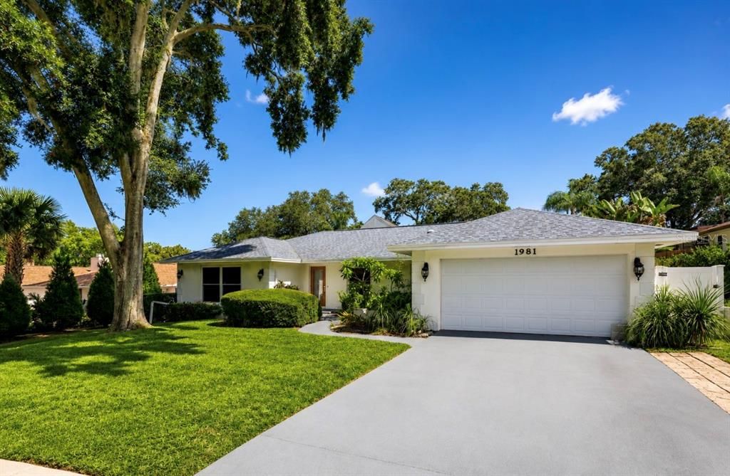 En Venta: $849,000 (4 camas, 2 baños, 2085 Pies cuadrados)