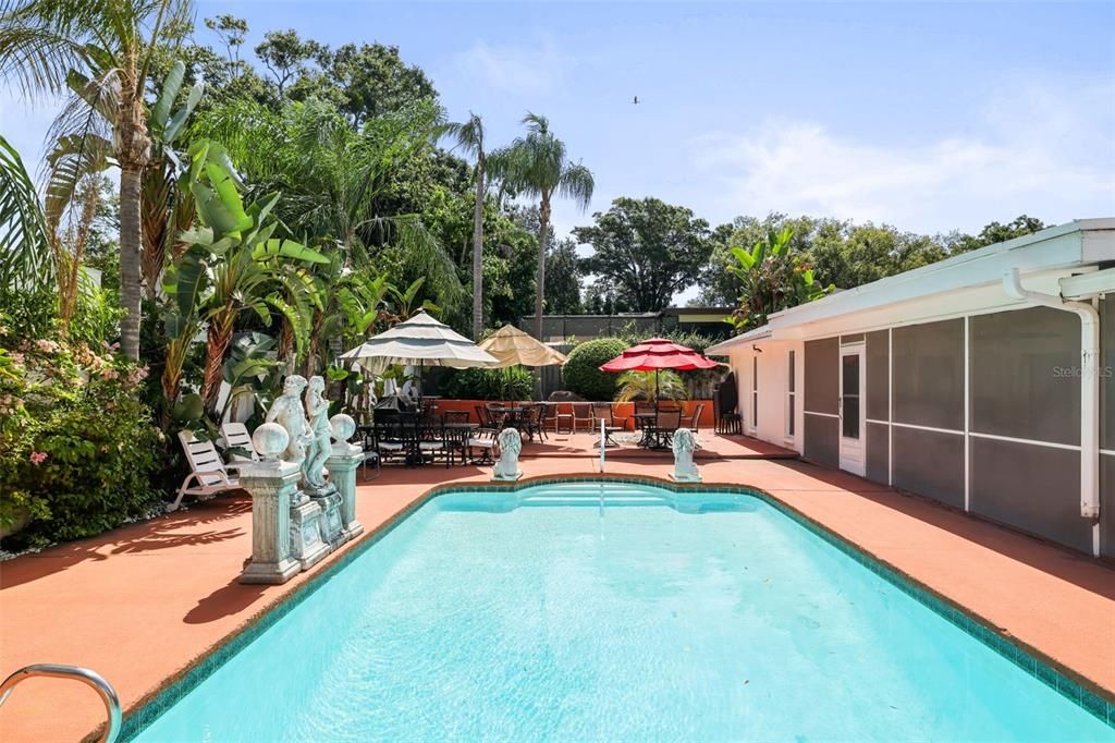 En Venta: $849,000 (4 camas, 2 baños, 2085 Pies cuadrados)