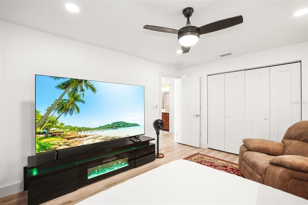 En Venta: $849,000 (4 camas, 2 baños, 2085 Pies cuadrados)
