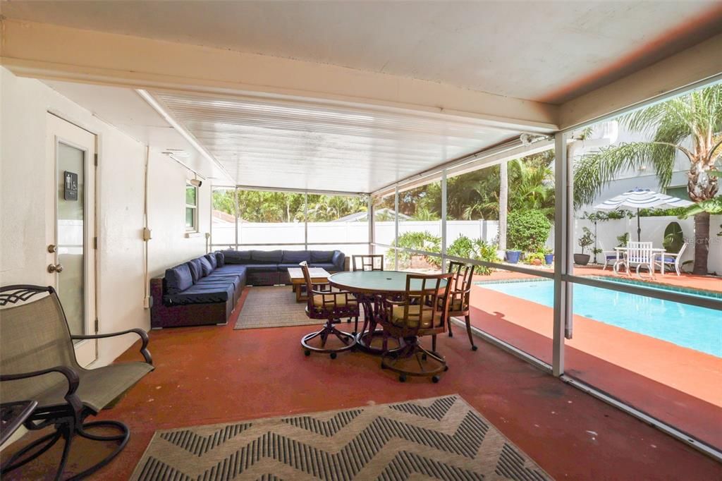 En Venta: $849,000 (4 camas, 2 baños, 2085 Pies cuadrados)