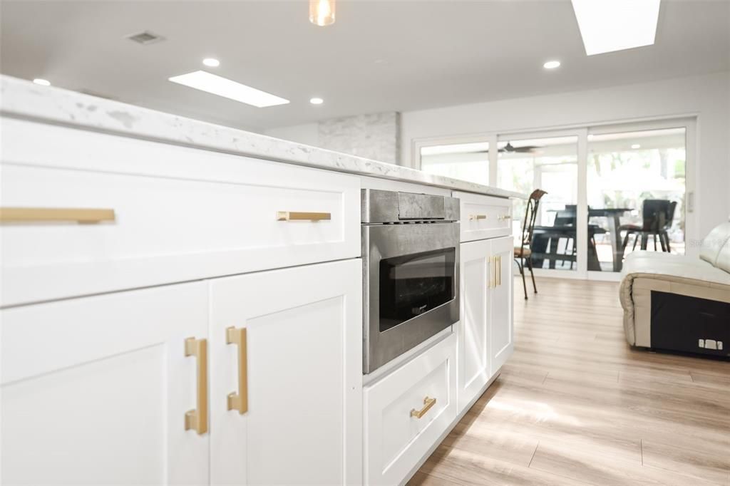 En Venta: $849,000 (4 camas, 2 baños, 2085 Pies cuadrados)