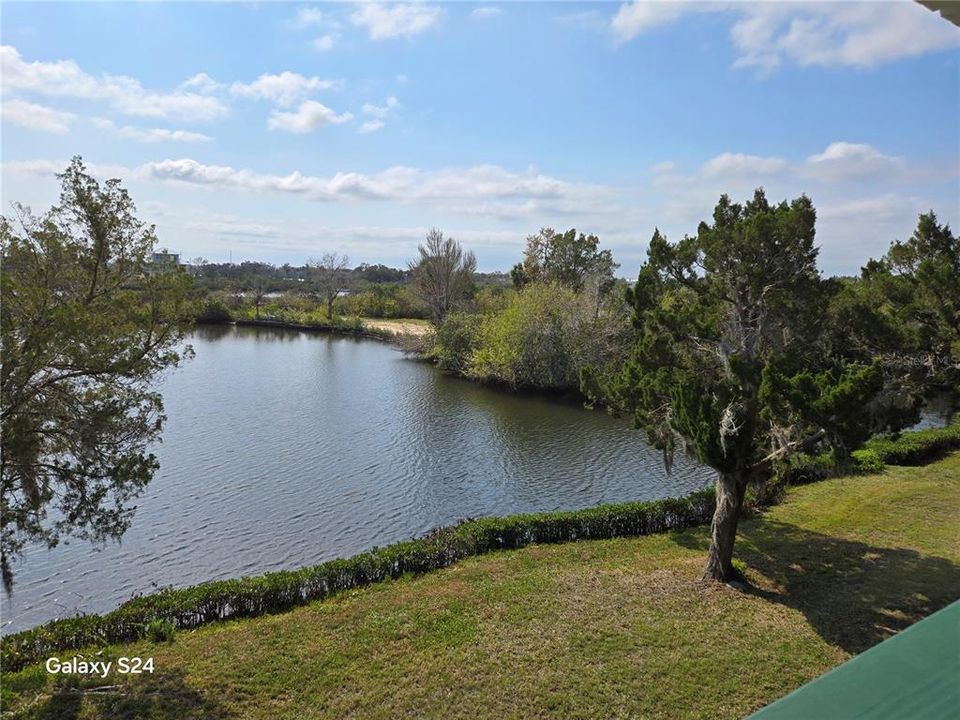 На продажу: $185,000 (0.23 acres)