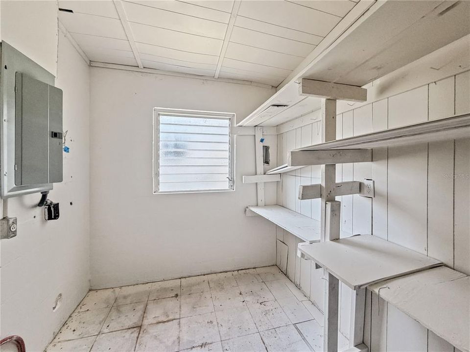 На продажу: $289,900 (3 спален, 2 ванн, 1353 Квадратных фут)