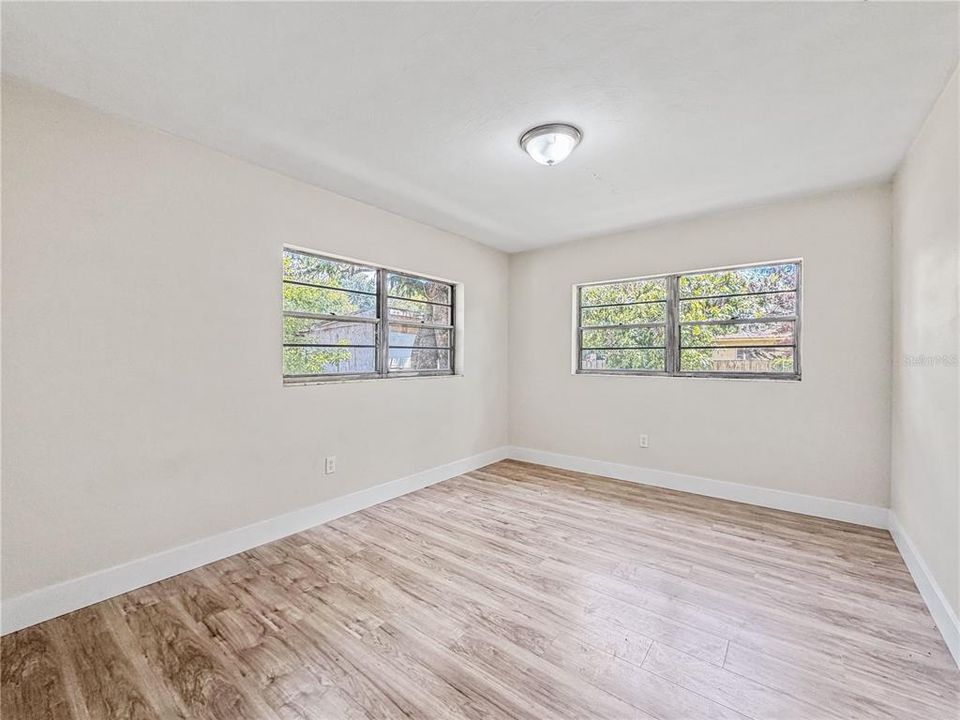 На продажу: $289,900 (3 спален, 2 ванн, 1353 Квадратных фут)