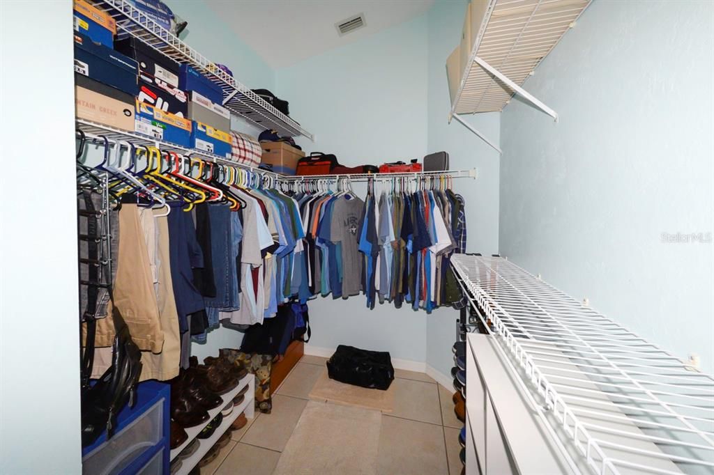 En Venta: $242,500 (3 camas, 2 baños, 1380 Pies cuadrados)