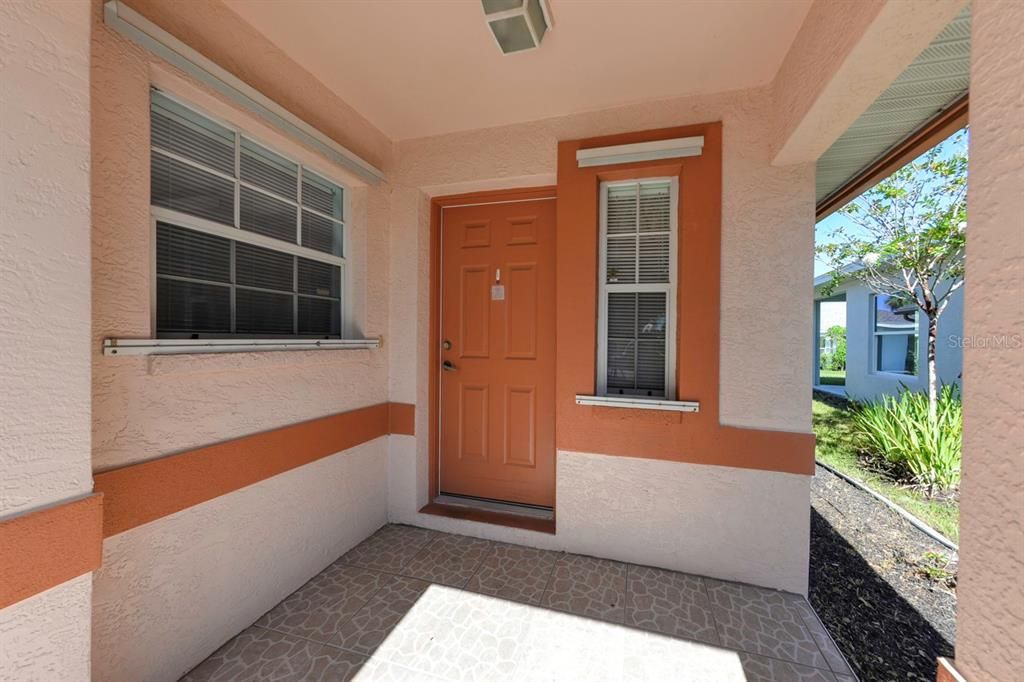 En Venta: $242,500 (3 camas, 2 baños, 1380 Pies cuadrados)
