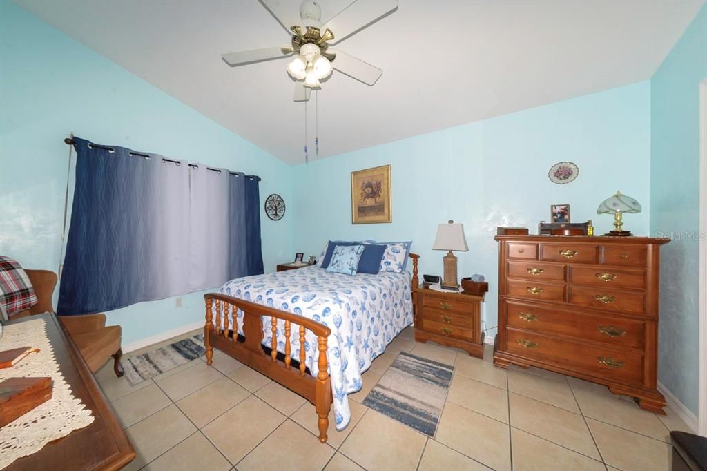 En Venta: $242,500 (3 camas, 2 baños, 1380 Pies cuadrados)