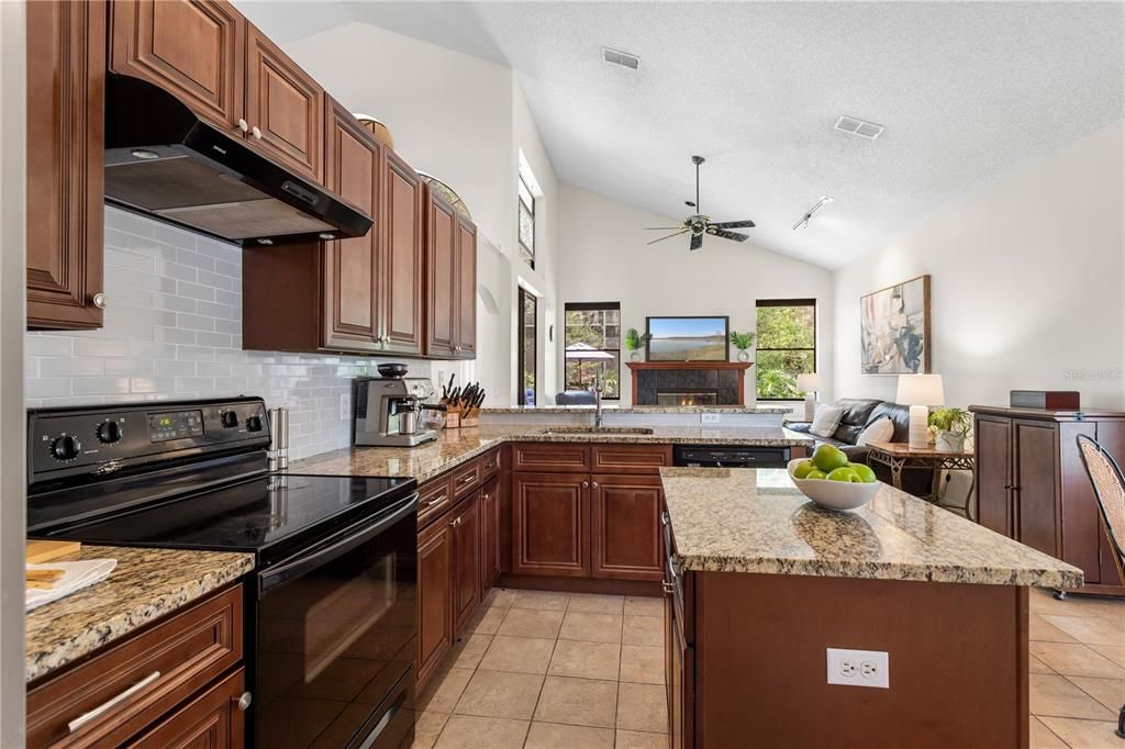 En Venta: $530,000 (4 camas, 2 baños, 2366 Pies cuadrados)