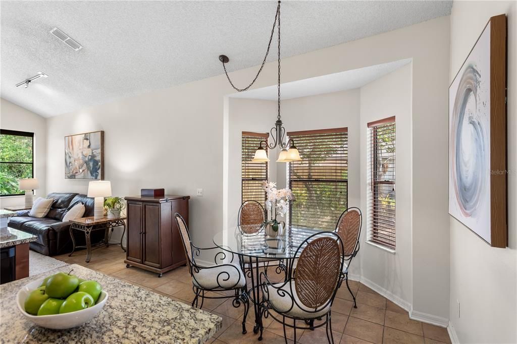 En Venta: $530,000 (4 camas, 2 baños, 2366 Pies cuadrados)