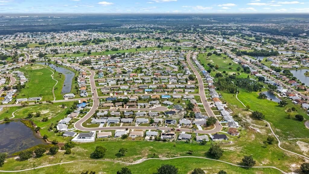 На продажу: $215,000 (2 спален, 1 ванн, 1431 Квадратных фут)