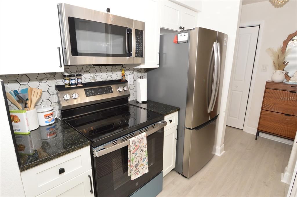 В аренду: $2,000 (1 спален, 1 ванн, 625 Квадратных фут)