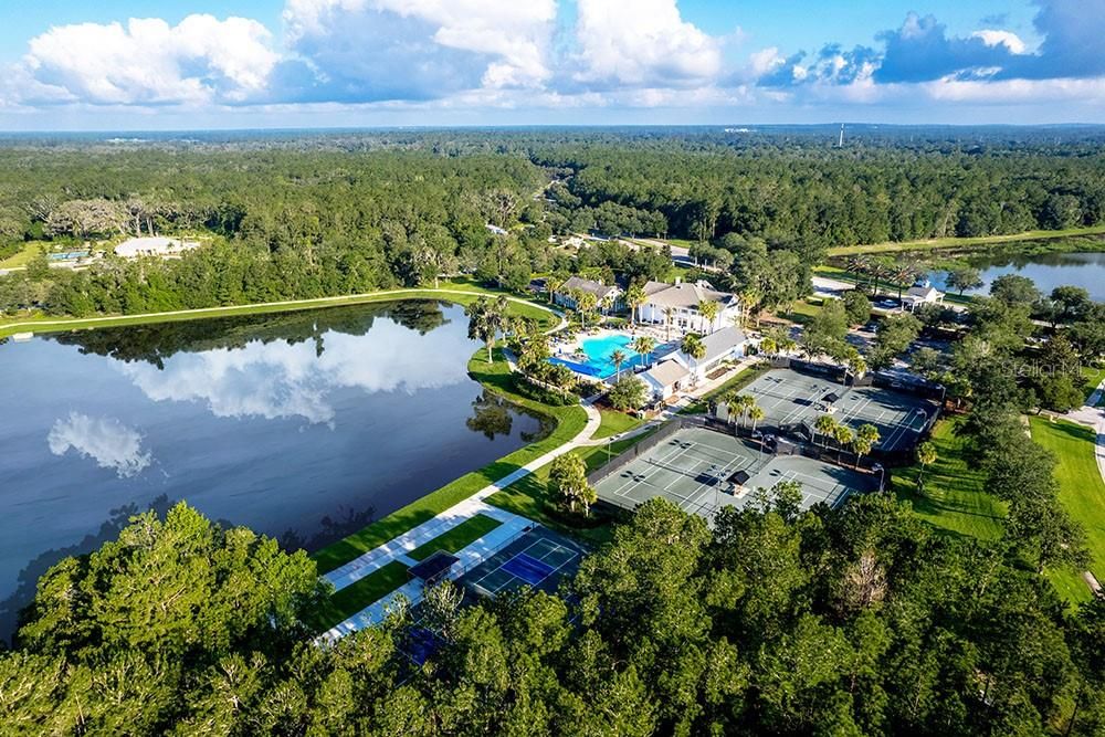 Activo con contrato: $1,156,900 (4 camas, 4 baños, 3368 Pies cuadrados)