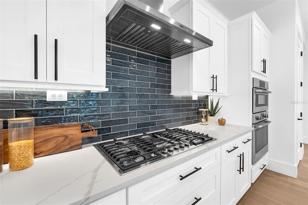 En Venta: $1,419,900 (4 camas, 3 baños, 2984 Pies cuadrados)