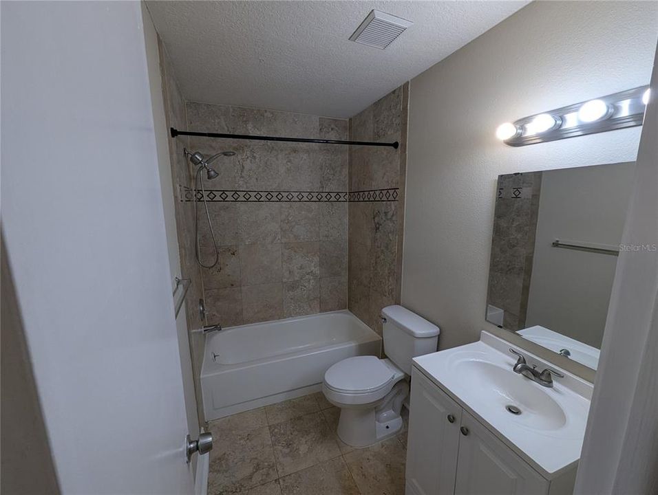 En Venta: $255,000 (3 camas, 2 baños, 1169 Pies cuadrados)
