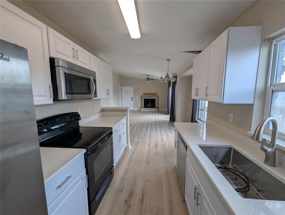En Venta: $255,000 (3 camas, 2 baños, 1169 Pies cuadrados)