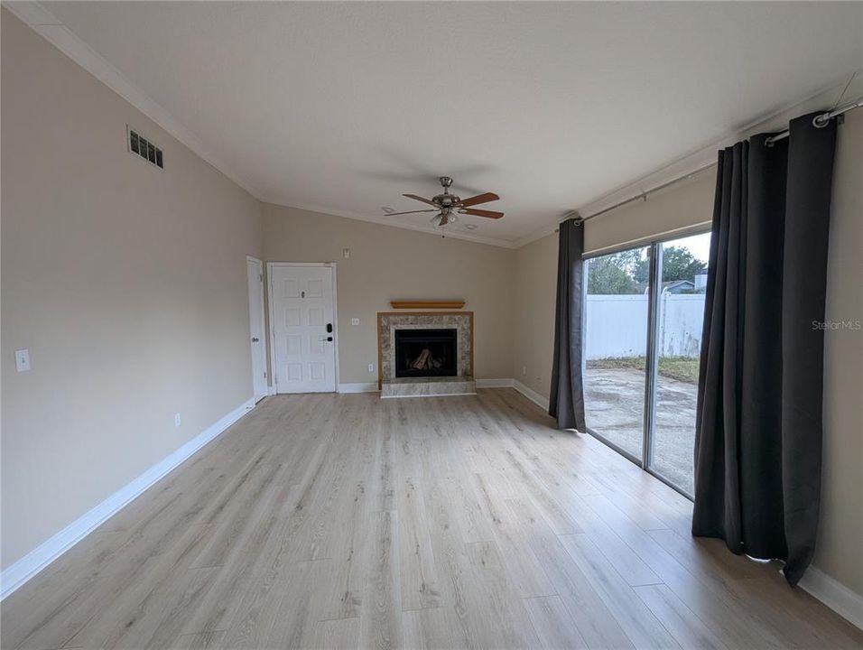 En Venta: $255,000 (3 camas, 2 baños, 1169 Pies cuadrados)