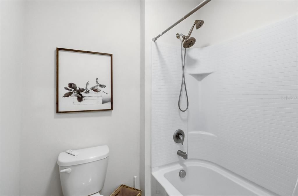 En Venta: $365,000 (5 camas, 3 baños, 2696 Pies cuadrados)