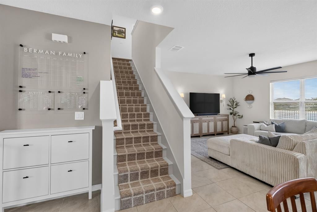 En Venta: $365,000 (5 camas, 3 baños, 2696 Pies cuadrados)