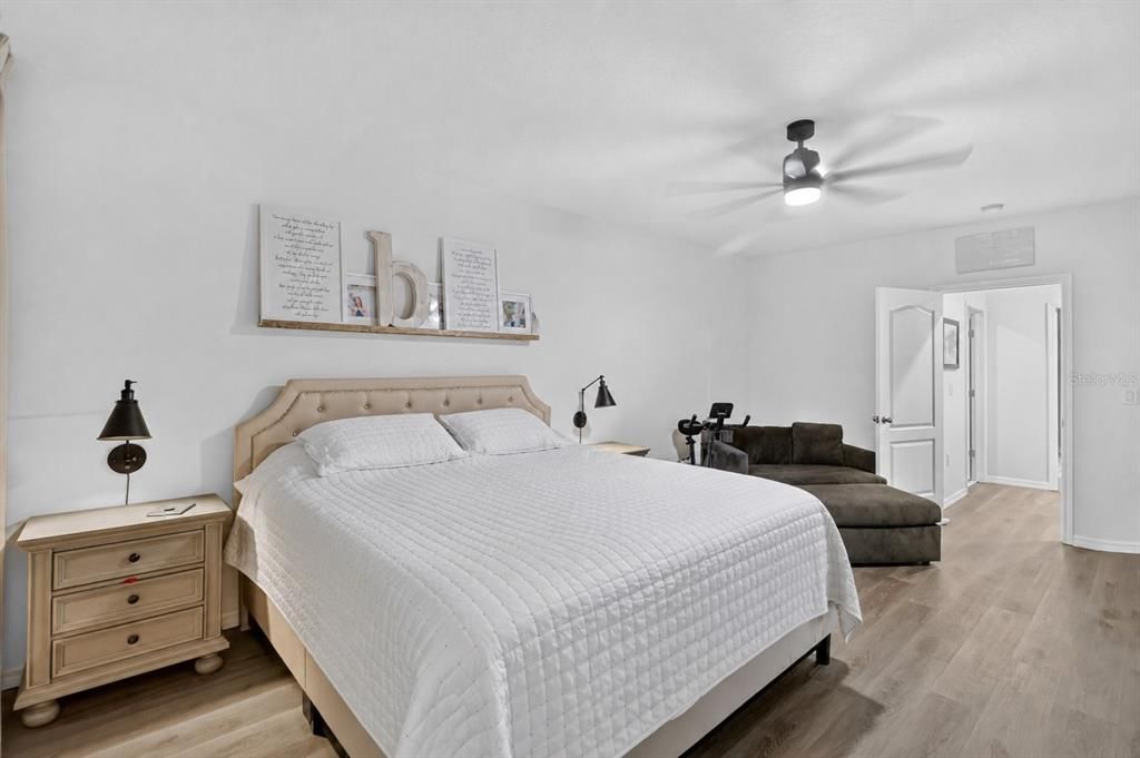 En Venta: $365,000 (5 camas, 3 baños, 2696 Pies cuadrados)