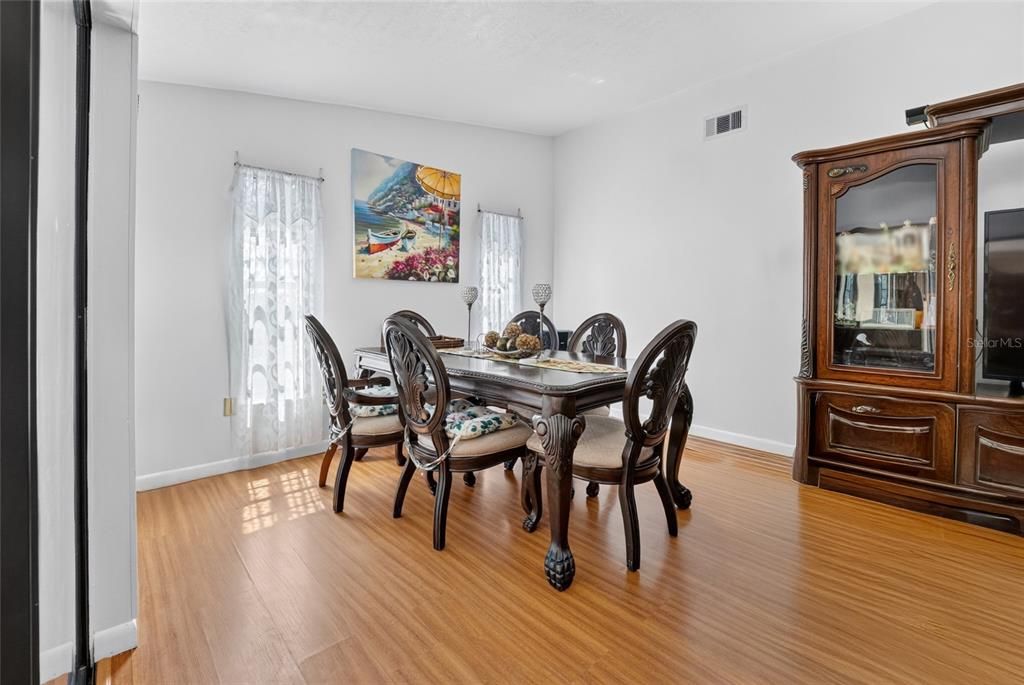 For Sale: $259,900 (3 beds, 2 baths, 1620 Square Feet)