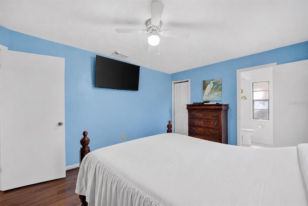 For Sale: $259,900 (3 beds, 2 baths, 1620 Square Feet)