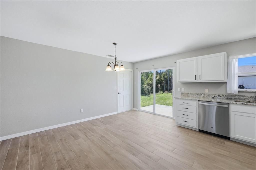 For Sale: $279,000 (3 beds, 2 baths, 1112 Square Feet)