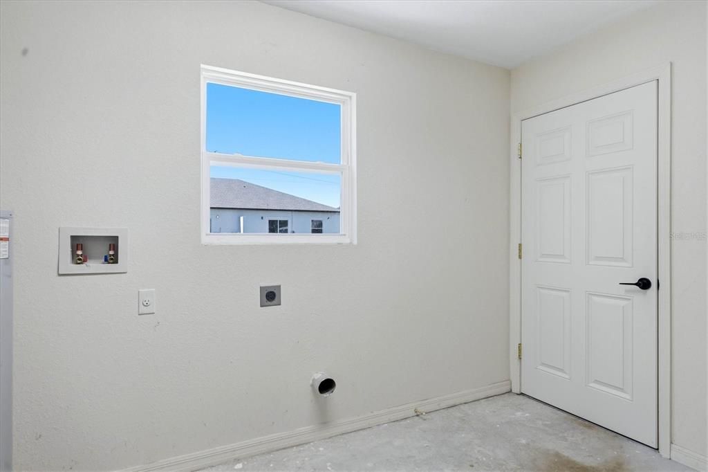 For Sale: $279,000 (3 beds, 2 baths, 1112 Square Feet)