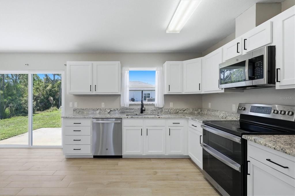 For Sale: $279,000 (3 beds, 2 baths, 1112 Square Feet)