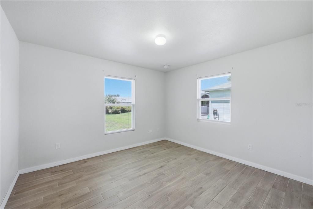 For Sale: $279,000 (3 beds, 2 baths, 1112 Square Feet)