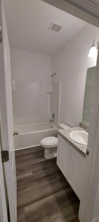 En Venta: $339,900 (4 camas, 2 baños, 1926 Pies cuadrados)
